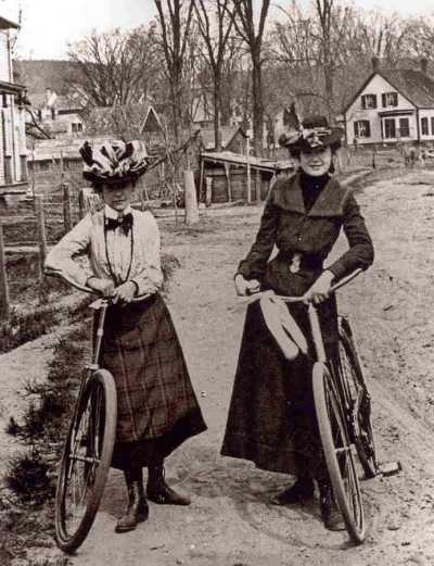 1890's women fashion2